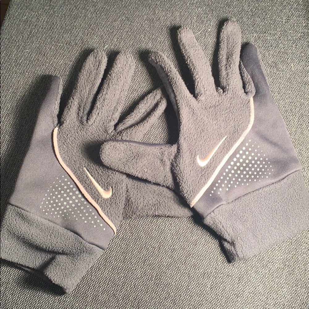 Nike Grey and Pale Pink Fleece Gloves